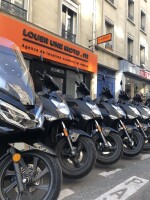 Louerunemoto.fr - location moto et scooter paris