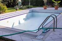Sardelli custom pools